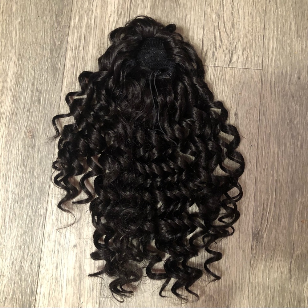 Sensationnel Curly Drawstring Ponytail
